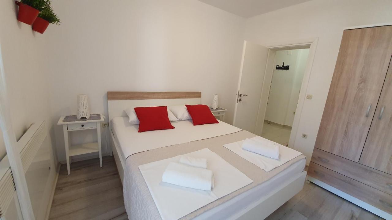 Apartments Jadranka Novalja Kültér fotó