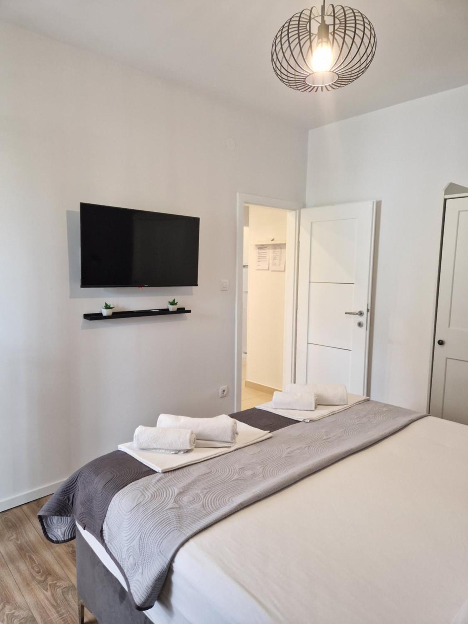 Apartments Jadranka Novalja Kültér fotó